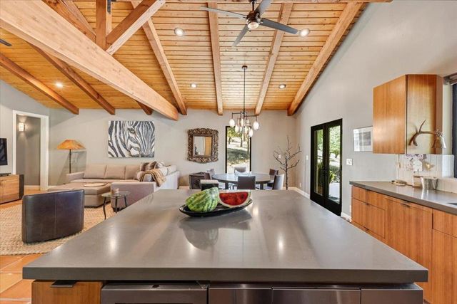 2727 Thomas Road, Hollister, CA 95023