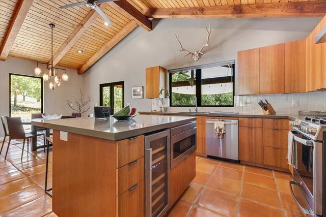 2727 Thomas Road, Hollister, CA 95023