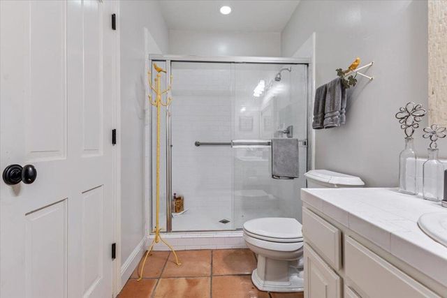 2727 Thomas Road, Hollister, CA 95023