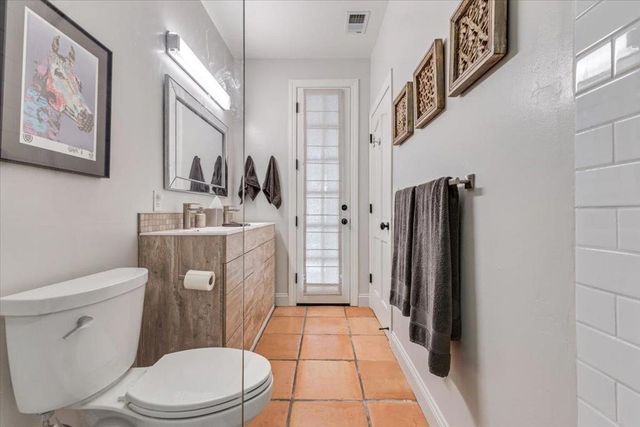 2727 Thomas Road, Hollister, CA 95023