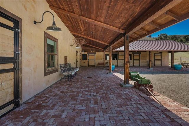 2727 Thomas Road, Hollister, CA 95023