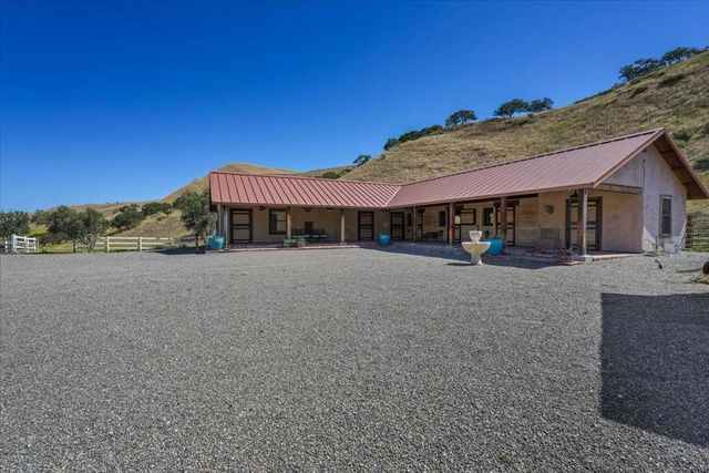 2727 Thomas Road, Hollister, CA 95023