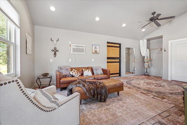 2727 Thomas Road, Hollister, CA 95023