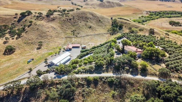 2727 Thomas Road, Hollister, CA 95023