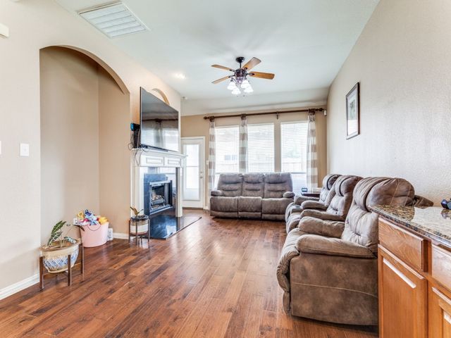 5341 Vestia Drive, Fort Worth, TX 76244