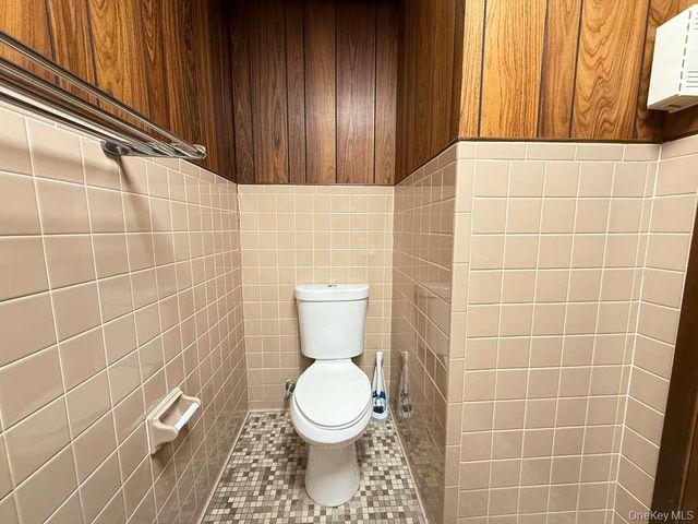 6938 Myrtle Avenue, Glendale, NY 11385