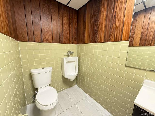 6938 Myrtle Avenue, Glendale, NY 11385