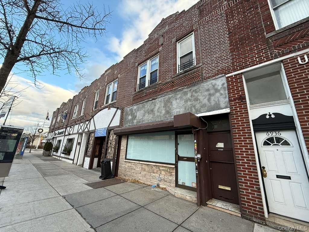 6938 Myrtle Avenue, Glendale, NY 11385