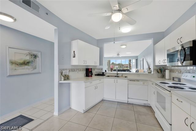 186 Gabriel CIR 3909, Naples, FL 34104