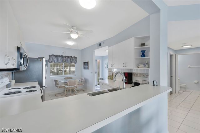 186 Gabriel CIR 3909, Naples, FL 34104