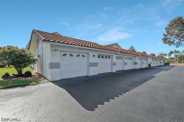 186 Gabriel CIR 3909, Naples, FL 34104