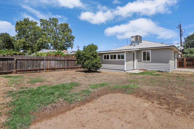 810 Edythe St, Manteca, CA 95337