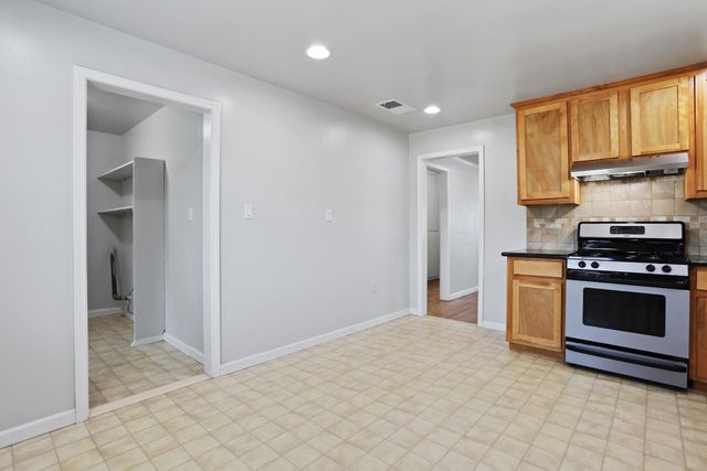 810 Edythe St, Manteca, CA 95337