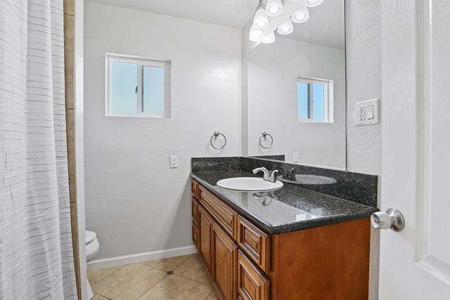 810 Edythe St, Manteca, CA 95337