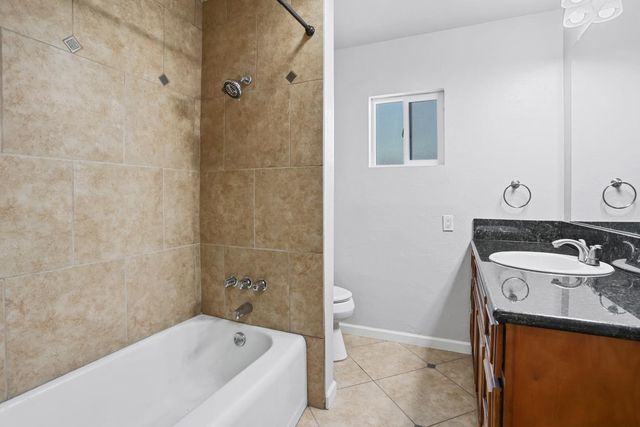 810 Edythe St, Manteca, CA 95337