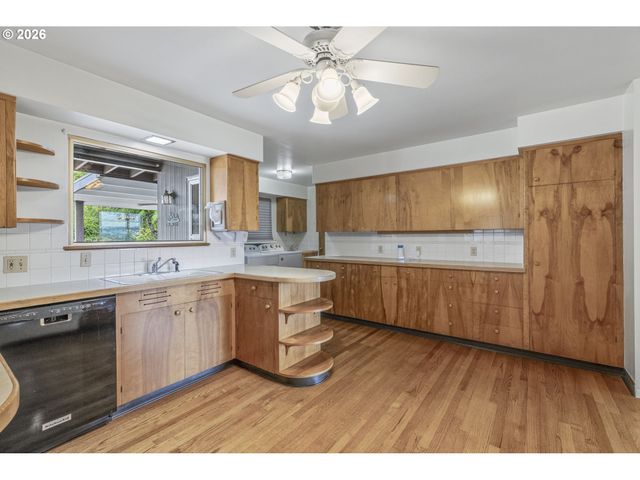 5319 Nw WALNUT St, Vancouver, WA 98663