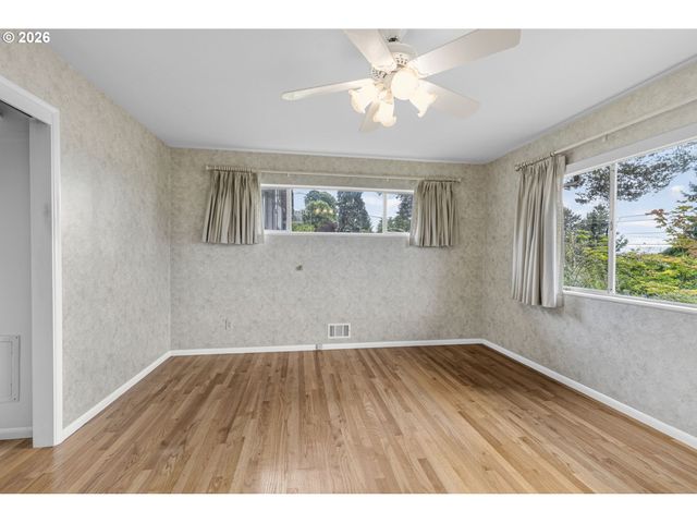 5319 Nw WALNUT St, Vancouver, WA 98663
