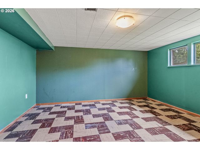 5319 Nw WALNUT St, Vancouver, WA 98663