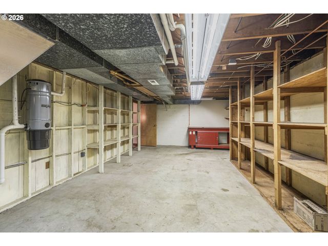 5319 Nw WALNUT St, Vancouver, WA 98663
