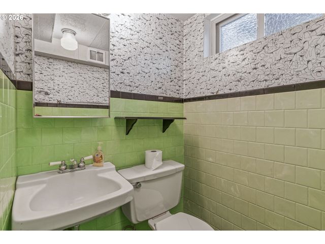 5319 Nw WALNUT St, Vancouver, WA 98663