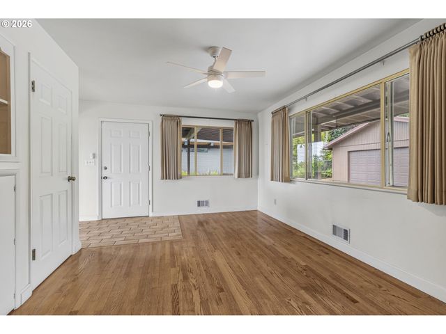 5319 Nw WALNUT St, Vancouver, WA 98663