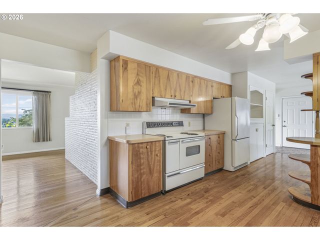 5319 Nw WALNUT St, Vancouver, WA 98663