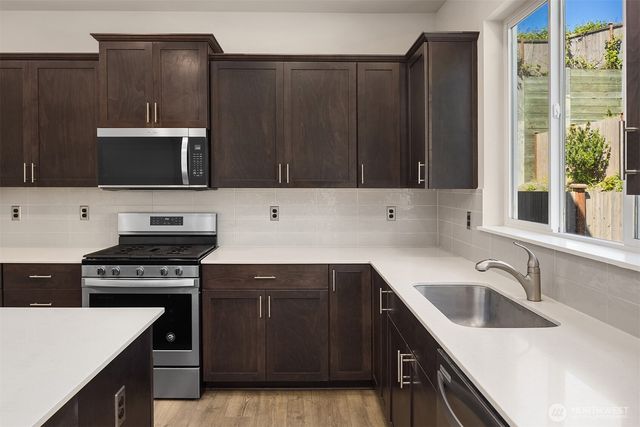 27920 15th Avenue S, Federal Way, WA 98003