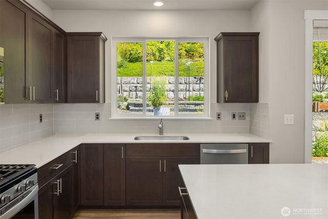 27920 15th Avenue S, Federal Way, WA 98003