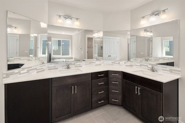 27920 15th Avenue S, Federal Way, WA 98003