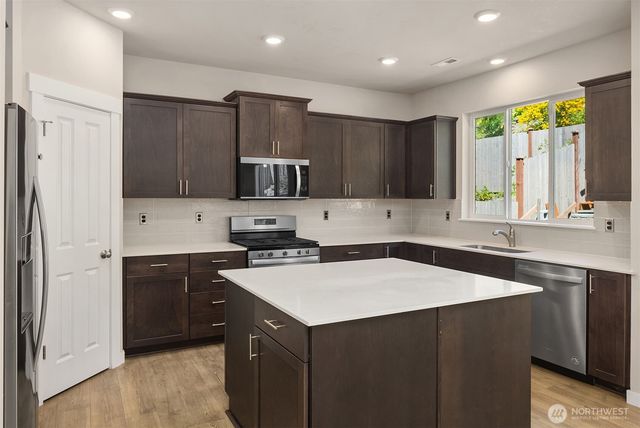27920 15th Avenue S, Federal Way, WA 98003