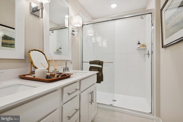 64 SILVERBELL AVE, Berlin, NJ 08009