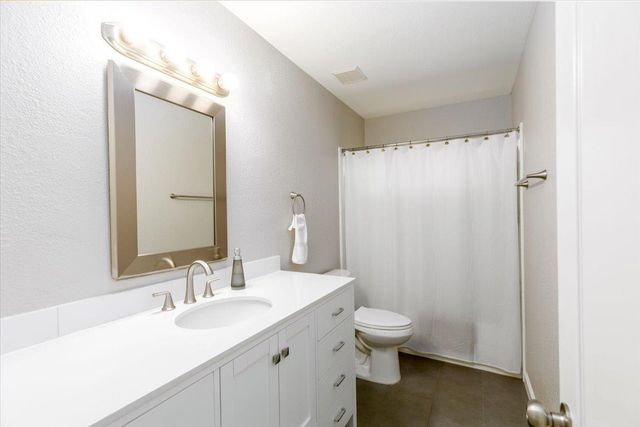 7136 Ridge Oak RD, Austin, TX 78749