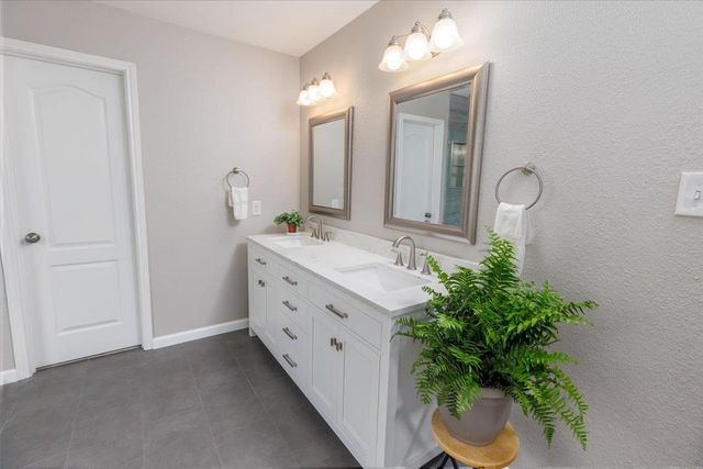 7136 Ridge Oak RD, Austin, TX 78749