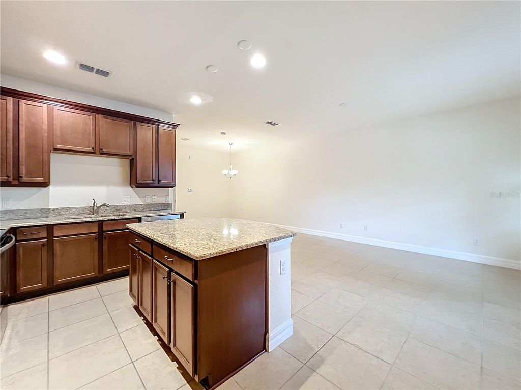 Image 12 of property listing at 10059 EAGLE CREEK CENTER BOULEVARD, Orlando, FL 32832