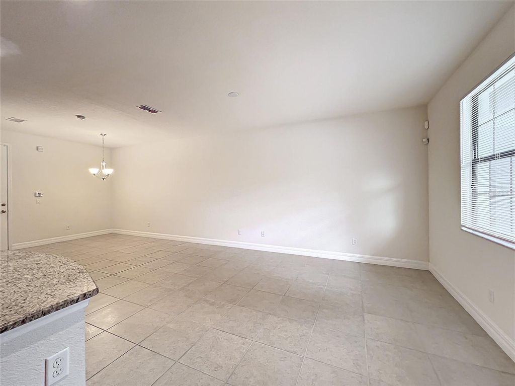 Image 13 of property listing at 10059 EAGLE CREEK CENTER BOULEVARD, Orlando, FL 32832