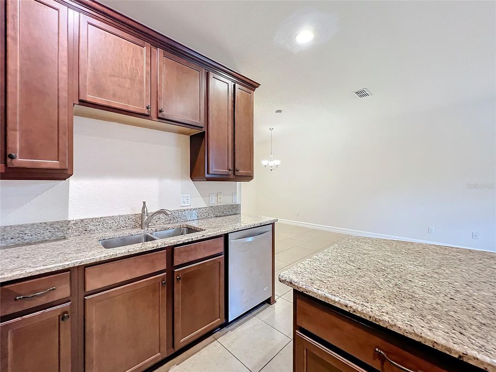 Image 15 of property listing at 10059 EAGLE CREEK CENTER BOULEVARD, Orlando, FL 32832