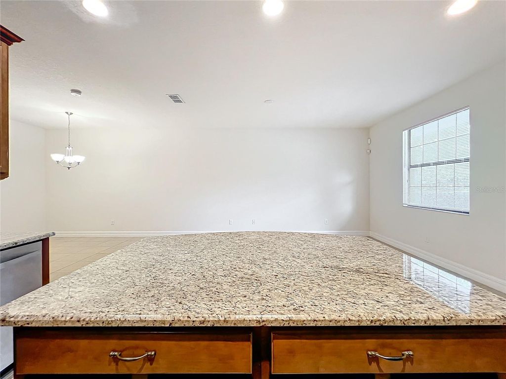 Image 16 of property listing at 10059 EAGLE CREEK CENTER BOULEVARD, Orlando, FL 32832