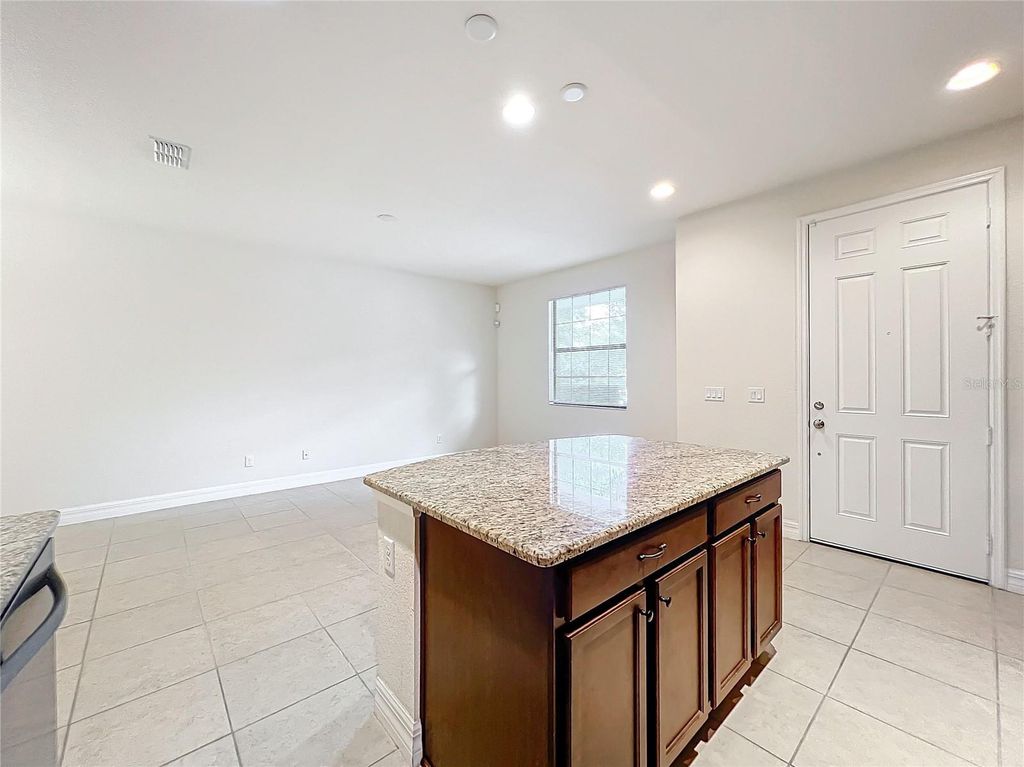 Image 18 of property listing at 10059 EAGLE CREEK CENTER BOULEVARD, Orlando, FL 32832