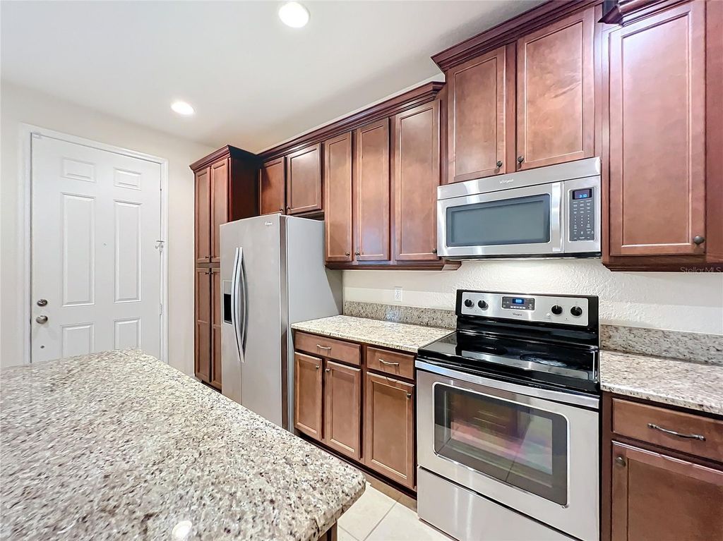 Image 19 of property listing at 10059 EAGLE CREEK CENTER BOULEVARD, Orlando, FL 32832