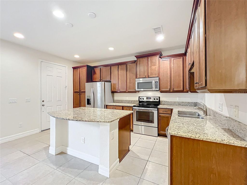 Image 21 of property listing at 10059 EAGLE CREEK CENTER BOULEVARD, Orlando, FL 32832