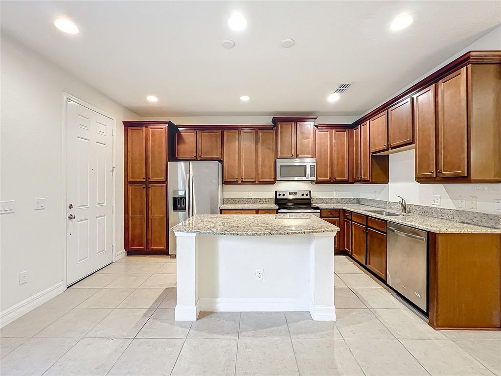 Image 22 of property listing at 10059 EAGLE CREEK CENTER BOULEVARD, Orlando, FL 32832