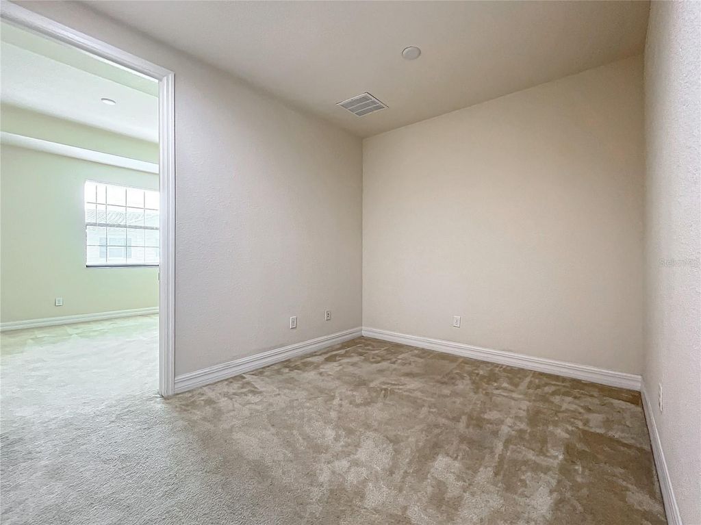 Image 35 of property listing at 10059 EAGLE CREEK CENTER BOULEVARD, Orlando, FL 32832