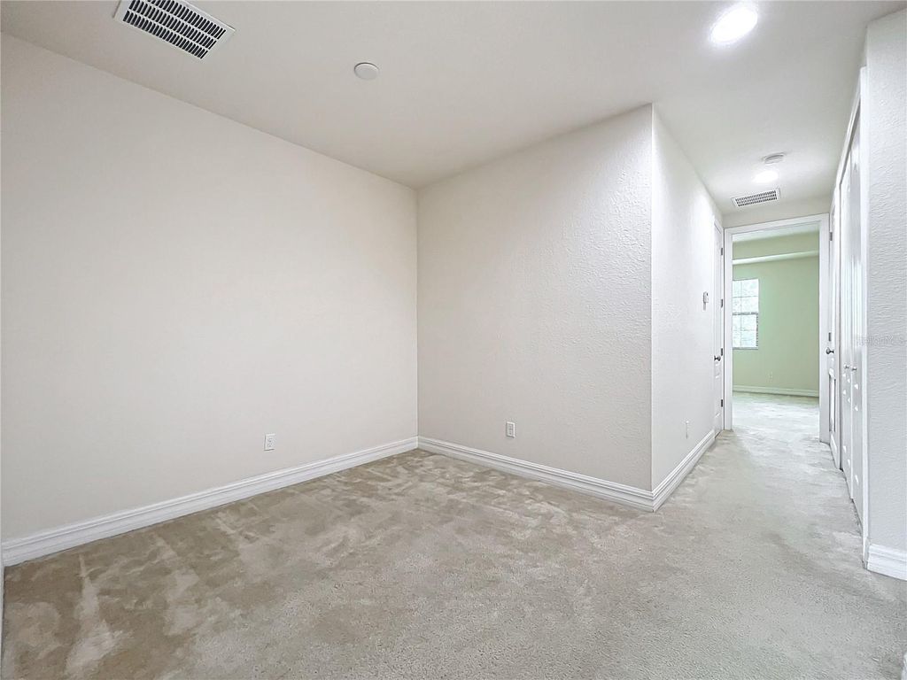 Image 36 of property listing at 10059 EAGLE CREEK CENTER BOULEVARD, Orlando, FL 32832