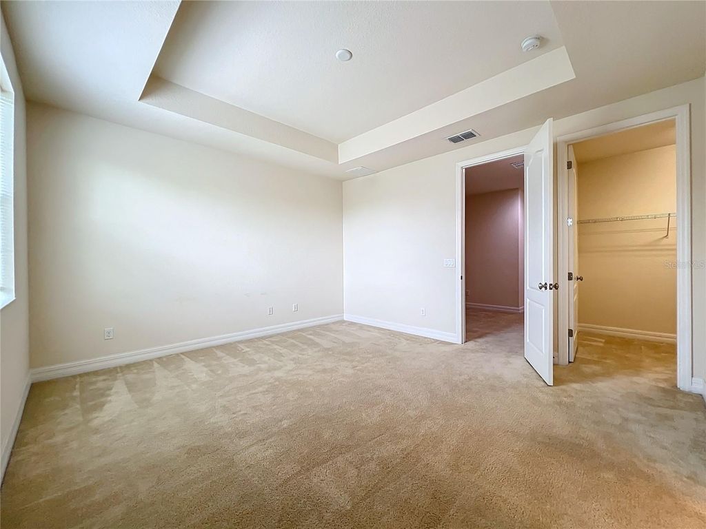 Image 39 of property listing at 10059 EAGLE CREEK CENTER BOULEVARD, Orlando, FL 32832