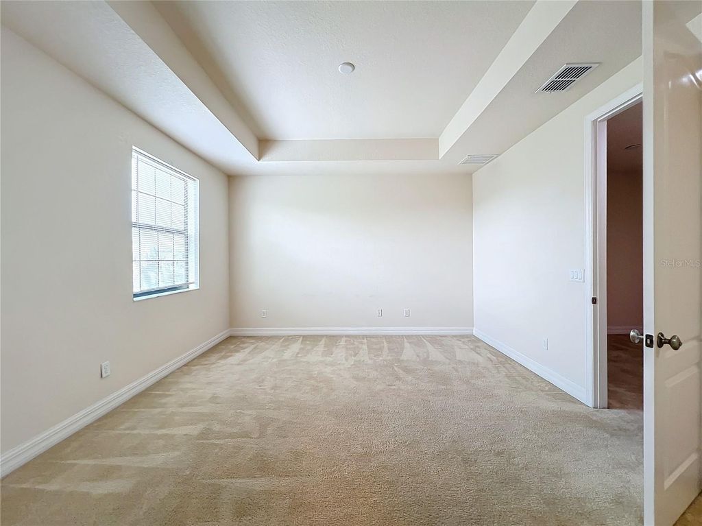 Image 40 of property listing at 10059 EAGLE CREEK CENTER BOULEVARD, Orlando, FL 32832