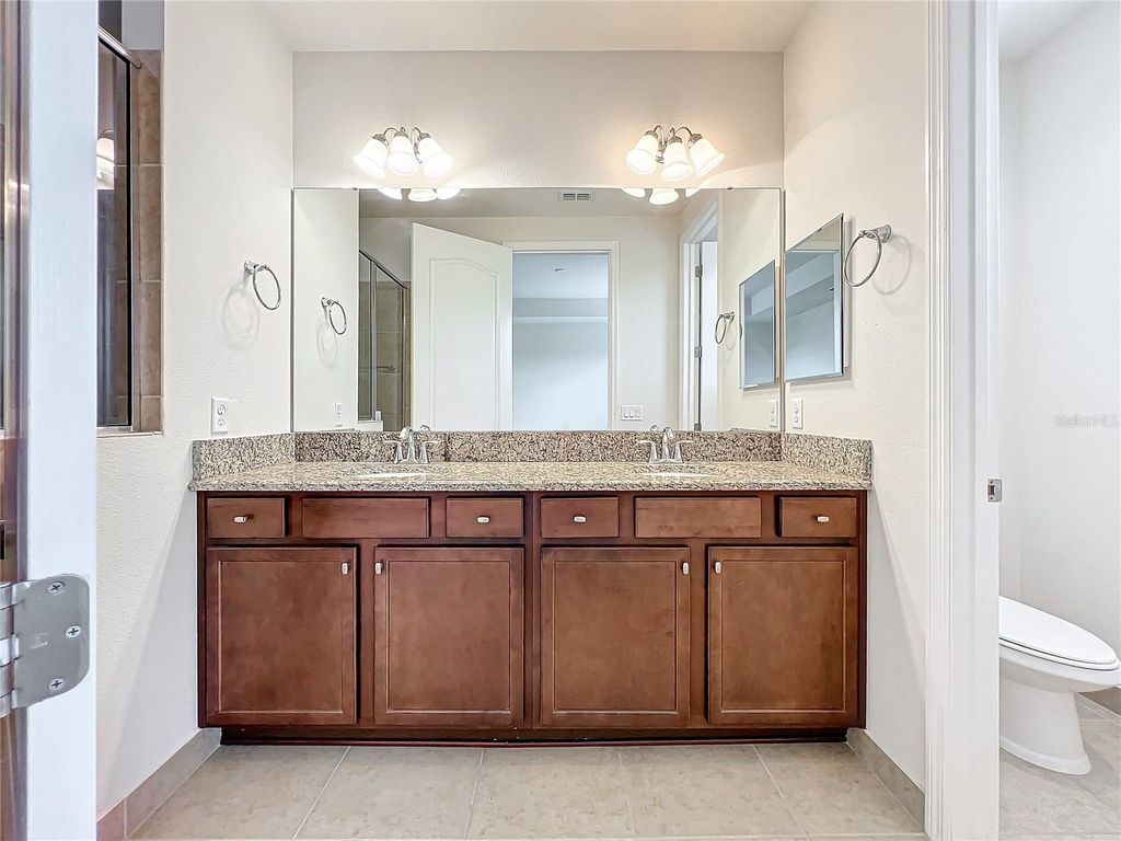 Image 42 of property listing at 10059 EAGLE CREEK CENTER BOULEVARD, Orlando, FL 32832