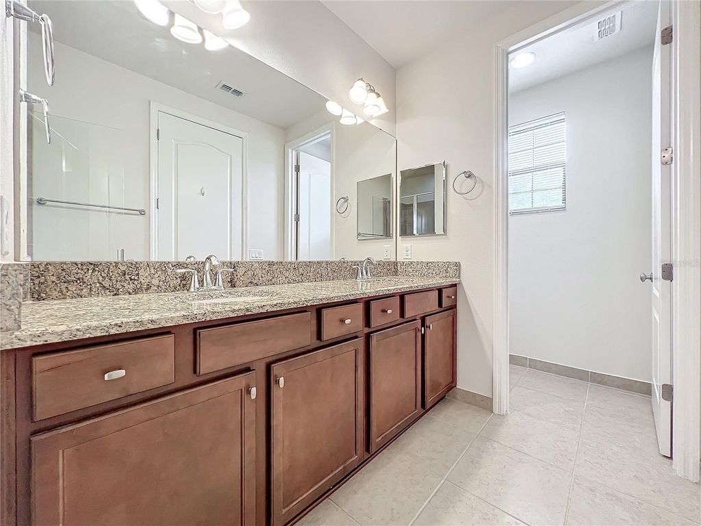 Image 46 of property listing at 10059 EAGLE CREEK CENTER BOULEVARD, Orlando, FL 32832