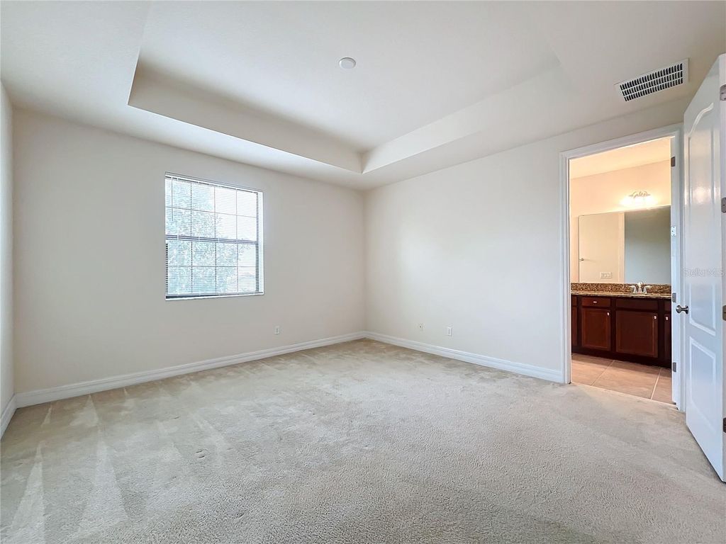Image 49 of property listing at 10059 EAGLE CREEK CENTER BOULEVARD, Orlando, FL 32832