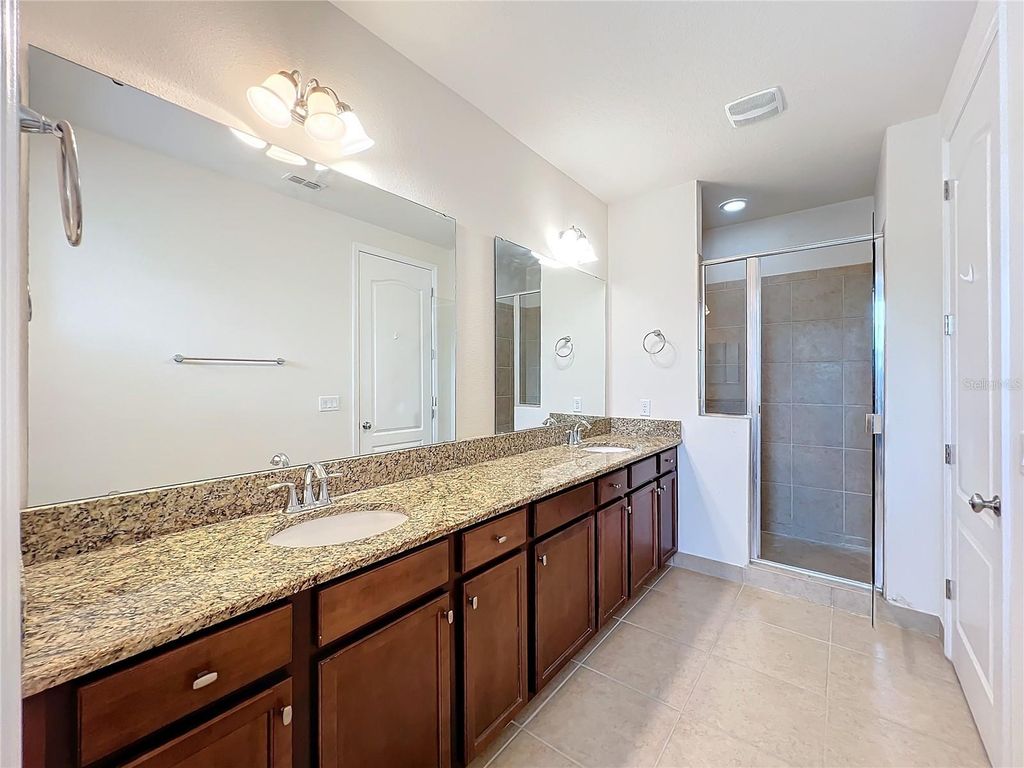 Image 53 of property listing at 10059 EAGLE CREEK CENTER BOULEVARD, Orlando, FL 32832