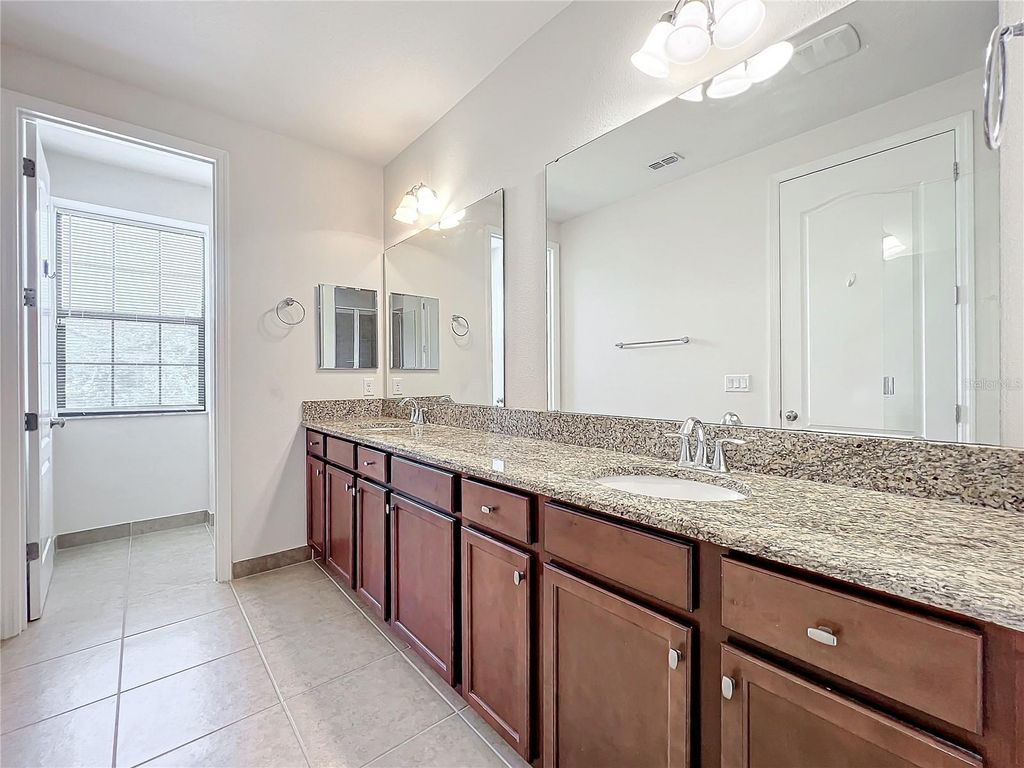 Image 57 of property listing at 10059 EAGLE CREEK CENTER BOULEVARD, Orlando, FL 32832